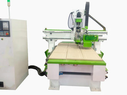 开料机装备选用哪一种机电好？