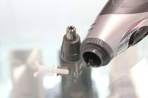 鼻毛修剪器机电用哪一种好？